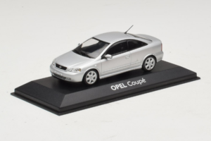 Opel Coupe Bertone Silber Minichamps 1:43 B24910027 Druckguss — Bild 2 von 4