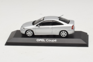 Opel Coupe Bertone Silber Minichamps 1:43 B24910027 Druckguss