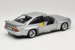 Opel Manta 400 Homologation Silber Revell 1:18 8491 Druckguss — Bild 2 von 6