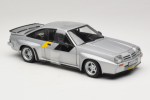 Opel Manta 400 Homologation Silber Revell 1:18 8491 Druckguss — Bild 4 von 6