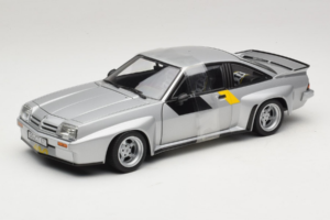 Opel Manta 400 Homologation Silber Revell 1:18 8491 Druckguss