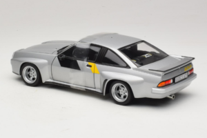 Opel Manta 400 Homologation Silber Revell 1:18 8491 Druckguss — Bild 5 von 6