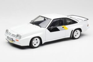 Opel Manta 400 Homologation Weiß Revell 1:18 8819 Druckguss