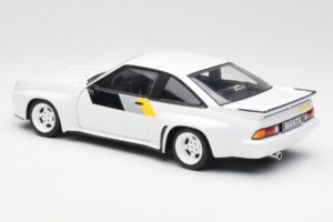 Opel Manta 400 Homologation Weiß Revell 1:18 8819 Druckguss — Bild 7 von 8