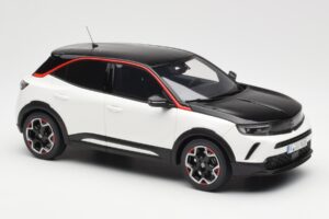 Opel Mokka-E GS Line Jada Weiß Otto 1:18 OT1045 Resin — Bild 4 von 6