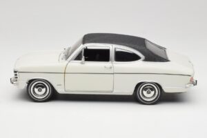 Opel Olympia A Coupe Weiß Schwarz Revell 1:18 8446 Druckguss — Bild 4 von 8