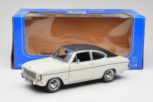 Opel Olympia A Coupe Weiß Schwarz Revell 1:18 8446 Druckguss — Bild 8 von 8