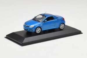 Opel Tigra Twin Top Blau Minichamps 1:43 919084 Druckguss — Bild 2 von 4