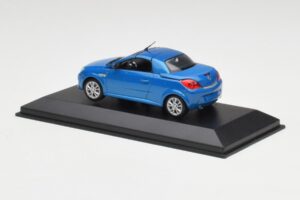 Opel Tigra Twin Top Blau Minichamps 1:43 919084 Druckguss — Bild 3 von 4
