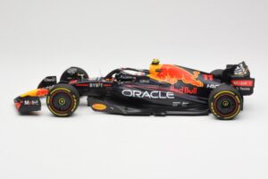 Oracle Red Bull Racing RB18 #11 S. Perez Miami GP 2022 Minichamps 1:18 110220511 Druckguss — Bild 3 von 6