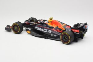Oracle Red Bull Racing RB18 #11 S. Perez Miami GP 2022 Minichamps 1:18 110220511 Druckguss — Bild 5 von 6