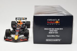 Oracle Red Bull Racing RB18 #11 S. Perez Miami GP 2022 Minichamps 1:18 110220511 Druckguss — Bild 6 von 6