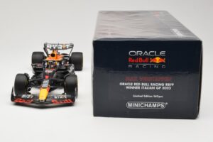 Oracle Red Bull Racing RB19 #1 M. Verstappen Winner Italian GP 2023 Minichamps 1:18 110231501 Druckguss — Bild 6 von 6
