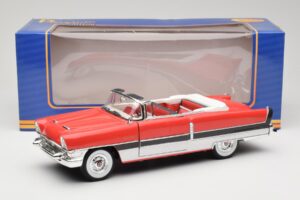 Packard Caribbean Cabriolet Rot American Mint 1:18 3042082 Druckguss — Bild 8 von 8