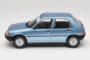 Peugeot 205 Blau MCG 1:18 MCG18491 Druckguss — Bild 3 von 6