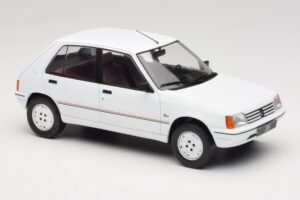 Peugeot 205 Weiß MCG 1:18 MCG18493 Druckguss — Bild 4 von 6