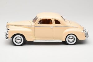 Plymouth Coupe Beige Road Signature 1:18 92398 Druckguss — Bild 4 von 8