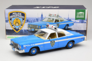Plymouth Fury Police Pursuit New York Police Department GreenLight 1:18 19043 Druckguss — Bild 8 von 8