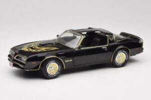 Pontiac Firebird Trans Am SE Smokey and the Bandit Joyride 1:18 33121 Druckguss