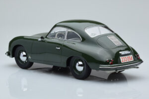Porsche 356 Grün Norev 1:18 187453 Druckguss — Bild 5 von 6