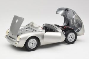Porsche 550 A Spyder Silber Maisto 1:18 50314 Druckguss — Bild 2 von 8