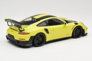 Porsche 911 GT2 RS 991.2 Weissach Package Grün Schwarze Felgen Minichamps 1:18 155068300-1 Druckguss — Bild 2 von 6