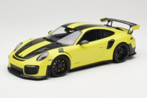 Porsche 911 GT2 RS 991.2 Weissach Package Grün Schwarze Felgen Minichamps 1:18 155068300-1 Druckguss