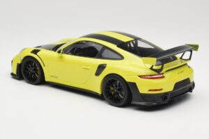 Porsche 911 GT2 RS 991.2 Weissach Package Grün Schwarze Felgen Minichamps 1:18 155068300-1 Druckguss — Bild 5 von 6