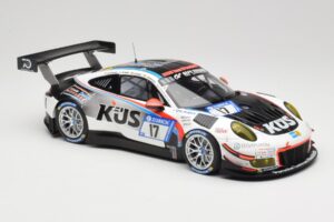 Porsche 911 991.2 GT3 R #17 Kues Team 75 Bernhard M. Christensen / K. Cairoli 24 Hours of Nurburgring 2018 Minichamps 1:18 15 — Bild 4 von 6