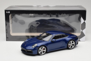 Porsche 911 992 Carrera 4S Blue Metallic Minichamps 1:18 153067327 Druckguss — Bild 6 von 6
