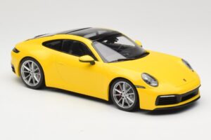 Porsche 911 992 Carrera 4S Gelb Minichamps 1:18 155067320 Druckguss — Bild 4 von 6