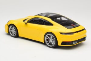 Porsche 911 992 Carrera 4S Gelb Minichamps 1:18 155067320 Druckguss — Bild 5 von 6