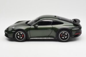 Porsche 911 992 Dakar Oak Grün Metallic Norev 1:18 187241 Druckguss — Bild 4 von 9