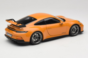 Porsche 911 992 GT3 Bahama Yellow Norev 1:18 187387 Druckguss — Bild 3 von 8