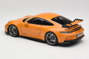 Porsche 911 992 GT3 Bahama Yellow Norev 1:18 187387 Druckguss — Bild 7 von 8