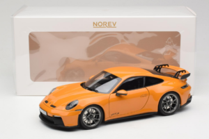 Porsche 911 992 GT3 Bahama Yellow Norev 1:18 187387 Druckguss — Bild 8 von 8