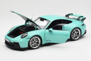 Porsche 911 992 GT3 Mint Grün Norev 1:18 187316 Druckguss — Bild 2 von 8