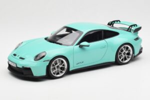 Porsche 911 992 GT3 Mint Grün Norev 1:18 187316 Druckguss