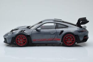 Porsche 911 992 GT3 RS Arctic Grau Pyro Rot Norev 1:18 187350 Druckguss — Bild 4 von 8