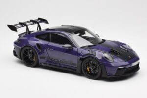 Porsche 911 992 GT3 RS Weissach Package Ultraviolet Norev 1:18 187368 Druckguss — Bild 6 von 8