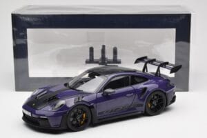 Porsche 911 992 GT3 RS Weissach Package Ultraviolet Norev 1:18 187368 Druckguss — Bild 8 von 8