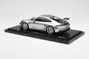 Porsche 911 992 GT3 Silber Minichamps 1:18 WAP0211510M004 Resin — Bild 5 von 7