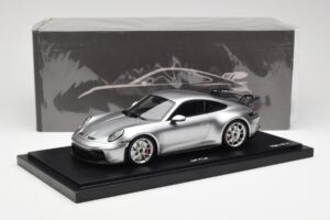 Porsche 911 992 GT3 Silber Minichamps 1:18 WAP0211510M004 Resin — Bild 7 von 7