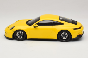 Porsche 911 992 GT3 Touring Gelb Schwarze Felgen Minichamps 1:18 117069021 Druckguss — Bild 3 von 6