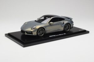 Porsche 911 Turbo S 992 Silver Bamboo Chromaflire With Display Case Spark 1:18 WAP0219100RTSS Resin — Bild 2 von 7