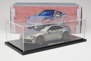 Porsche 911 Turbo S 992 Silver Bamboo Chromaflire With Display Case Spark 1:18 WAP0219100RTSS Resin — Bild 7 von 7