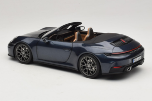 Porsche 911 992.2 Carrera Cabriolet Yachting Blue Norev 1:18 187180 Druckguss — Bild 7 von 8