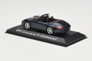 Porsche 911 997 Carrera 4 Cabriolet Dunkelblau Minichamps 1:43 WAP02015216-R1 Druckguss — Bild 3 von 4