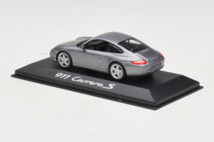 Porsche 911 997 Carrera S Grau Metallic Minichamps 1:43 WAP02010116-R1 Druckguss — Bild 3 von 4