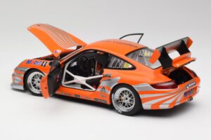 Porsche 911 997 GT3 R #88 Porsche Consulting 2005 AUTOart 1:18 77821 Druckguss — Bild 5 von 8